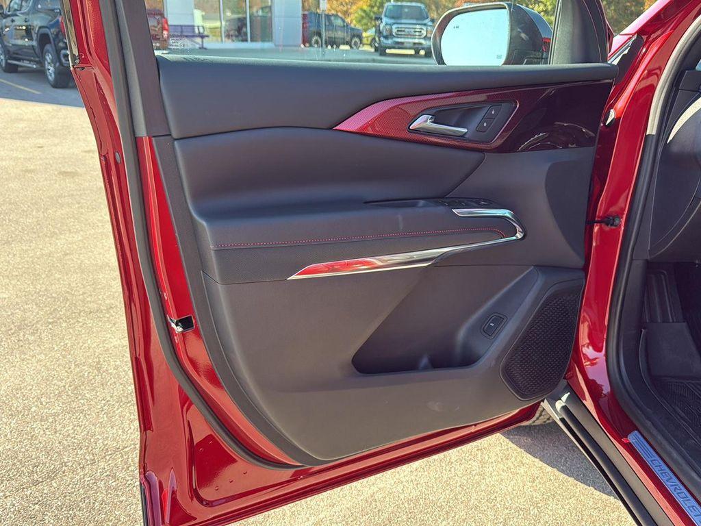 new 2026 Chevrolet Traverse car, priced at $51,440