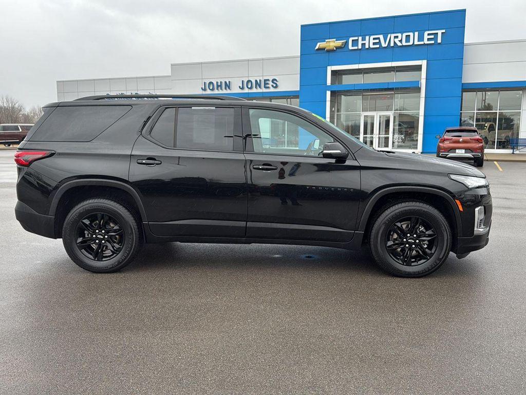 used 2023 Chevrolet Traverse car, priced at $27,700