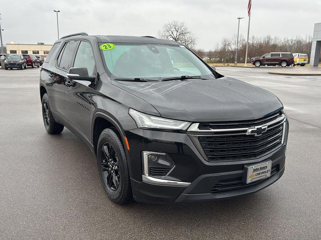 used 2023 Chevrolet Traverse car, priced at $27,700