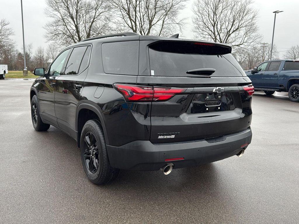 used 2023 Chevrolet Traverse car, priced at $27,700