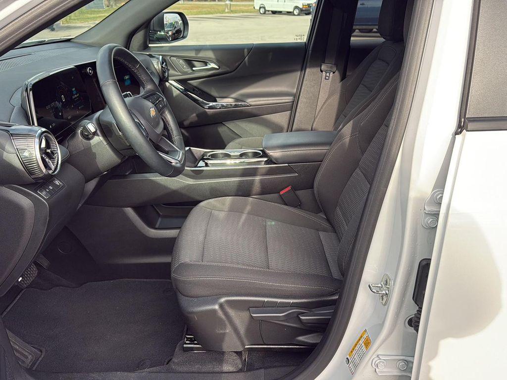 used 2025 Chevrolet Equinox car, priced at $24,532