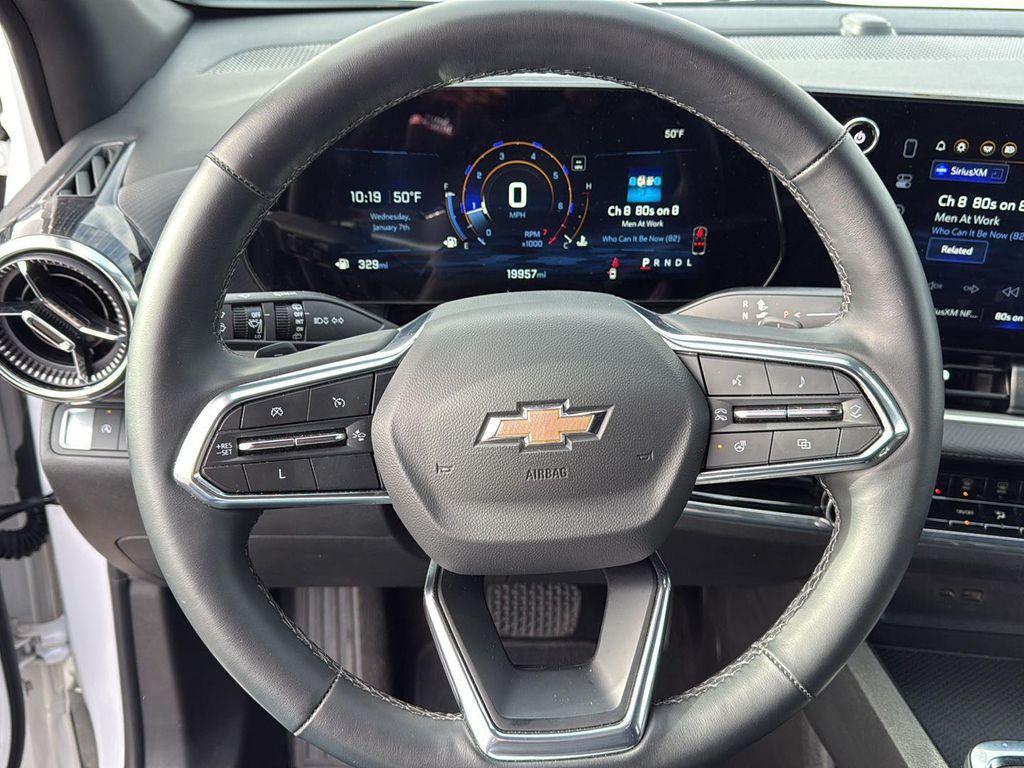 used 2025 Chevrolet Equinox car, priced at $24,532