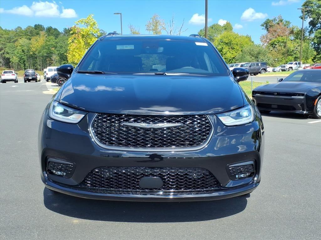 new 2026 Chrysler Pacifica car, priced at $47,065