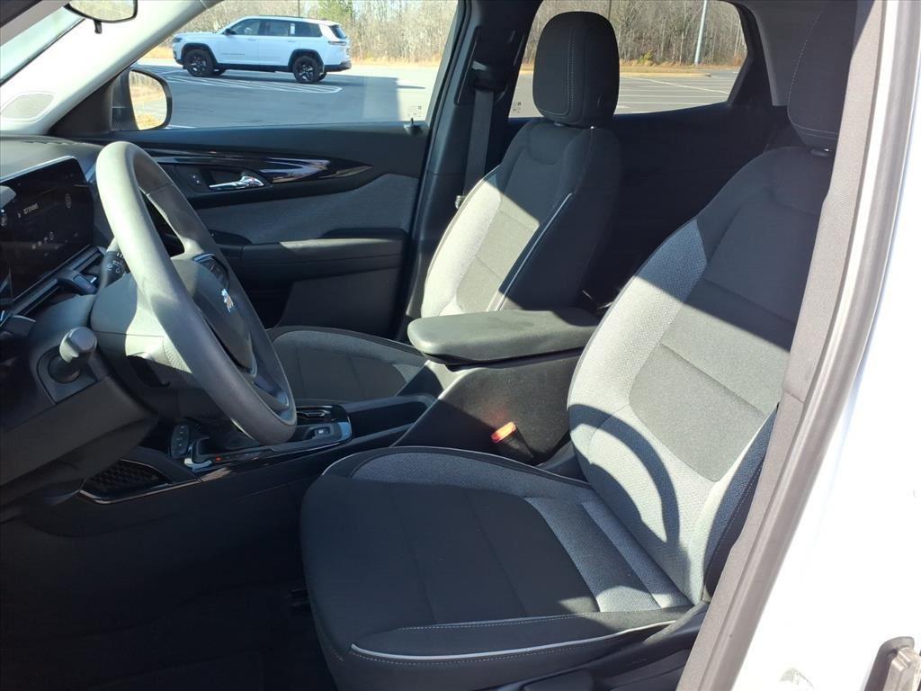 used 2025 Chevrolet TrailBlazer car, priced at $23,297
