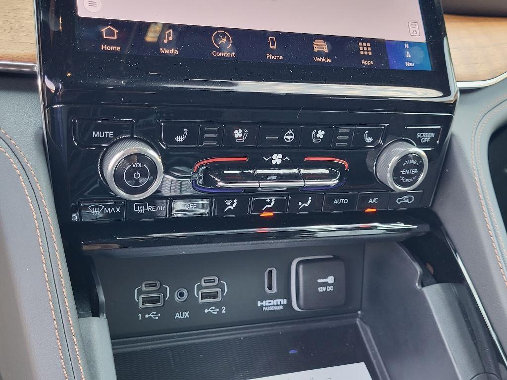 new 2024 Jeep Grand Cherokee car, priced at $72,605