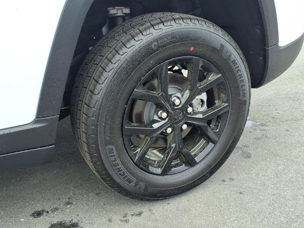 new 2026 Jeep Grand Cherokee car, priced at $41,155