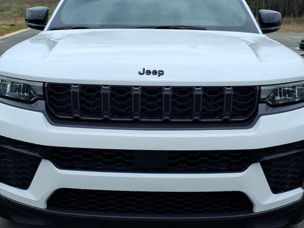 new 2026 Jeep Grand Cherokee car, priced at $41,155