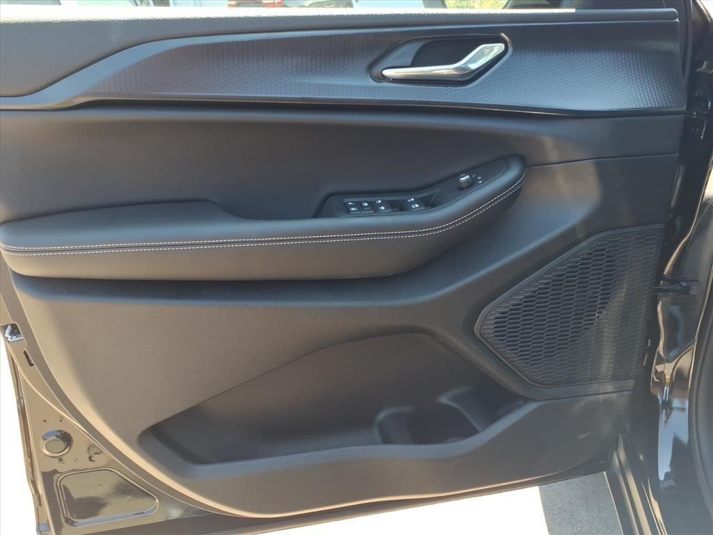 new 2025 Jeep Grand Cherokee L car, priced at $33,848