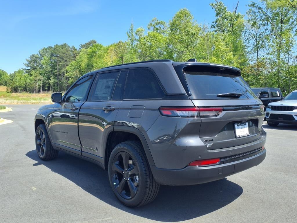 new 2025 Jeep Grand Cherokee car, priced at $44,405