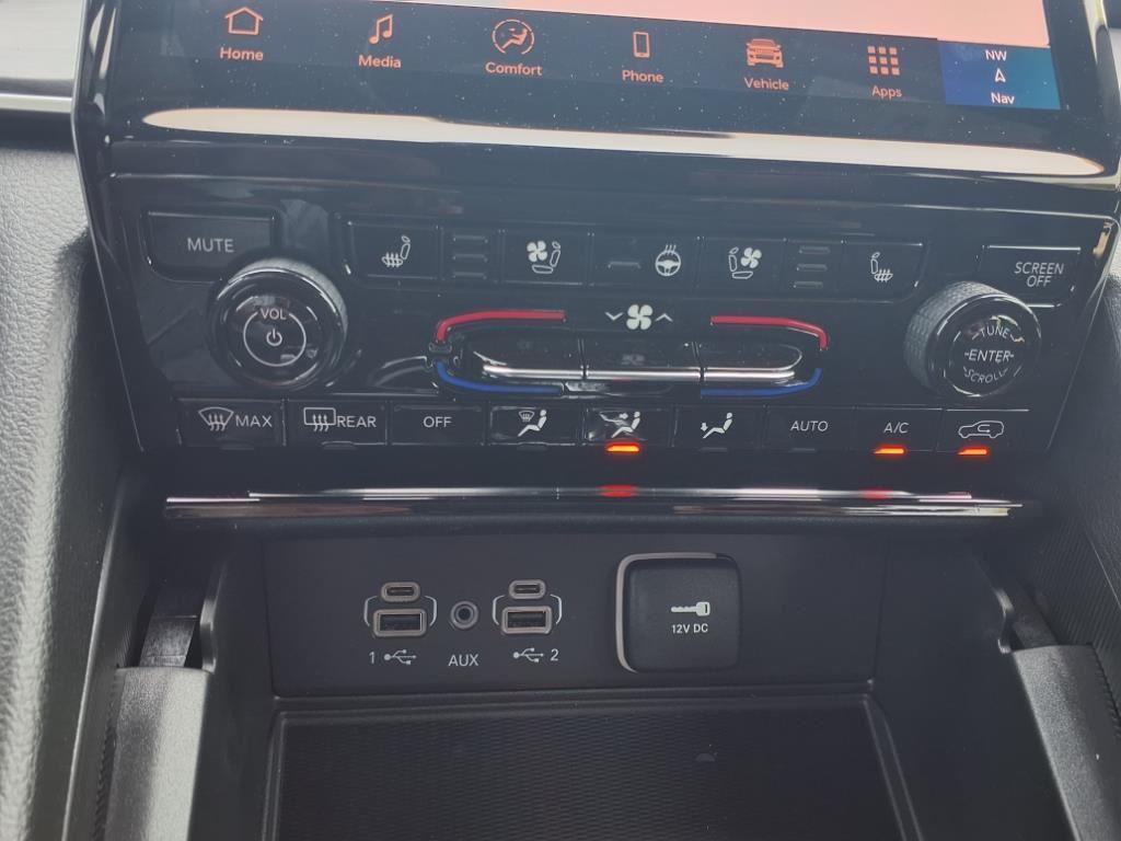 new 2025 Jeep Grand Cherokee car, priced at $44,405