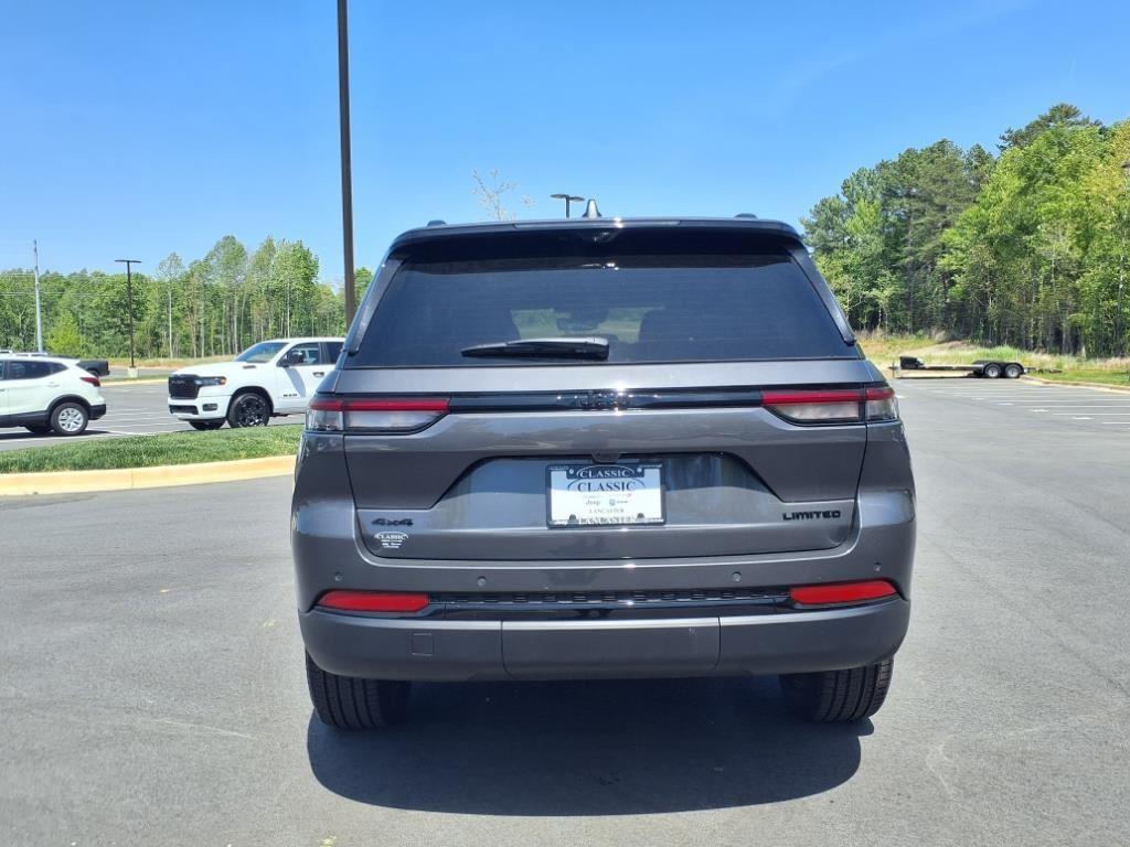 new 2025 Jeep Grand Cherokee car, priced at $44,405