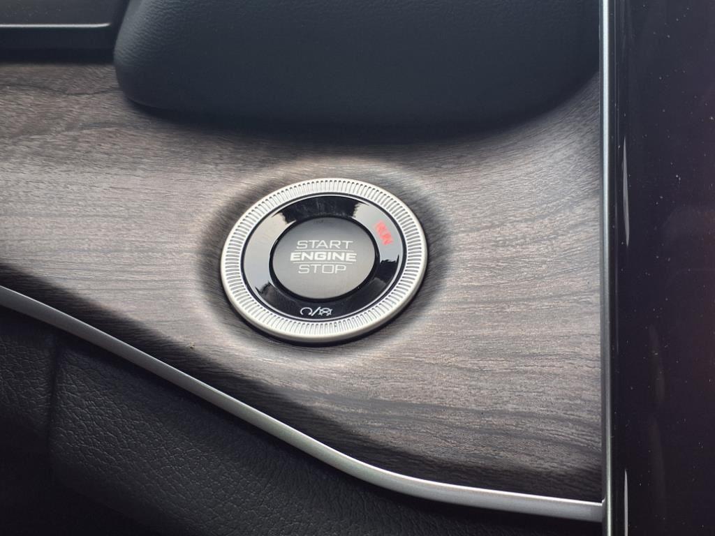 new 2025 Jeep Grand Cherokee car, priced at $44,405