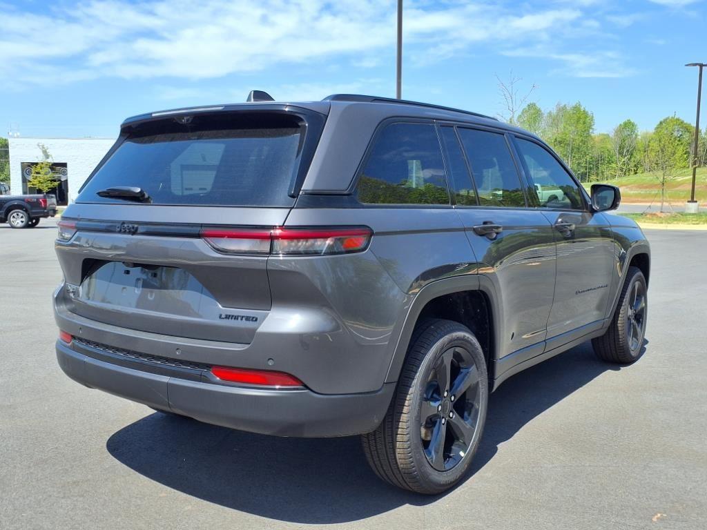 new 2025 Jeep Grand Cherokee car, priced at $44,405