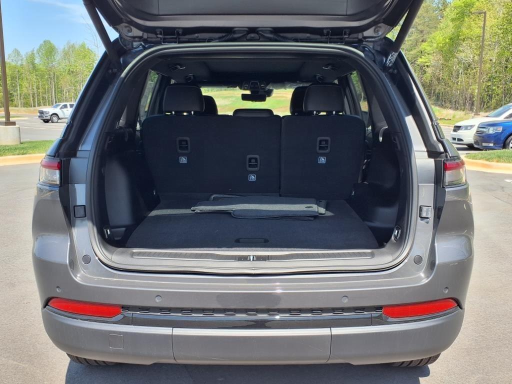 new 2025 Jeep Grand Cherokee car, priced at $44,405