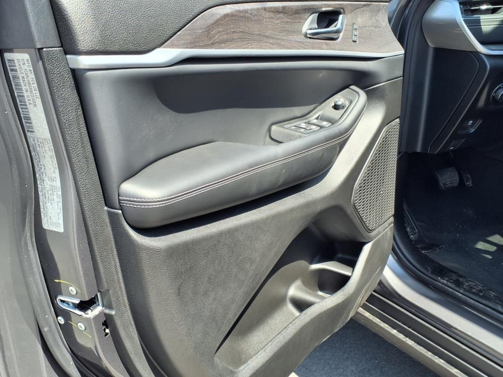 new 2025 Jeep Grand Cherokee car, priced at $44,405