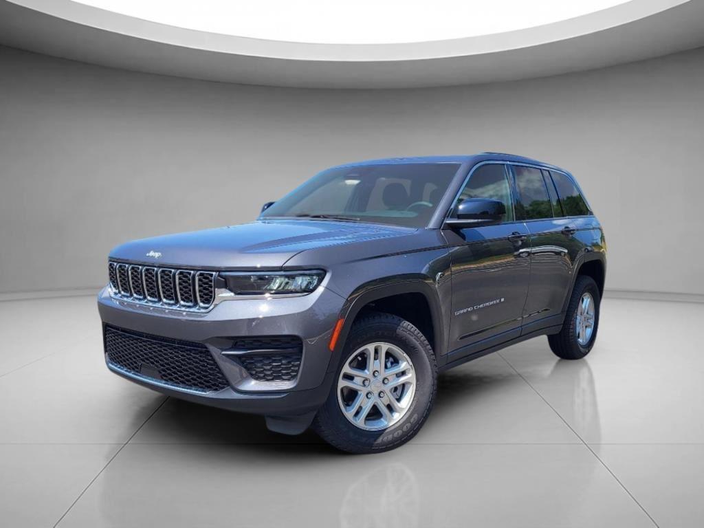new 2024 Jeep Grand Cherokee car, priced at $43,215