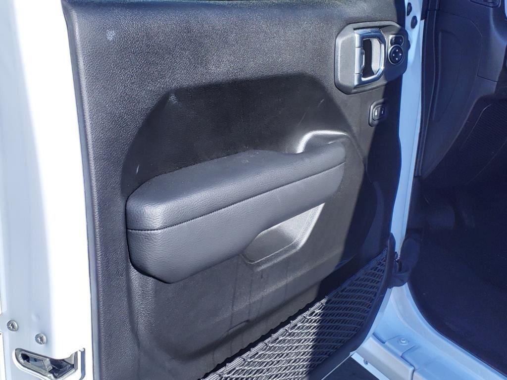 new 2025 Jeep Wrangler car, priced at $43,792