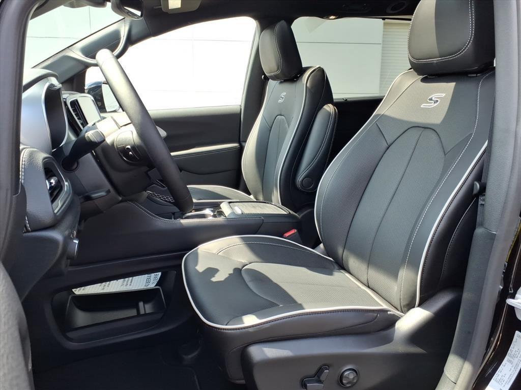 new 2026 Chrysler Pacifica car, priced at $47,065