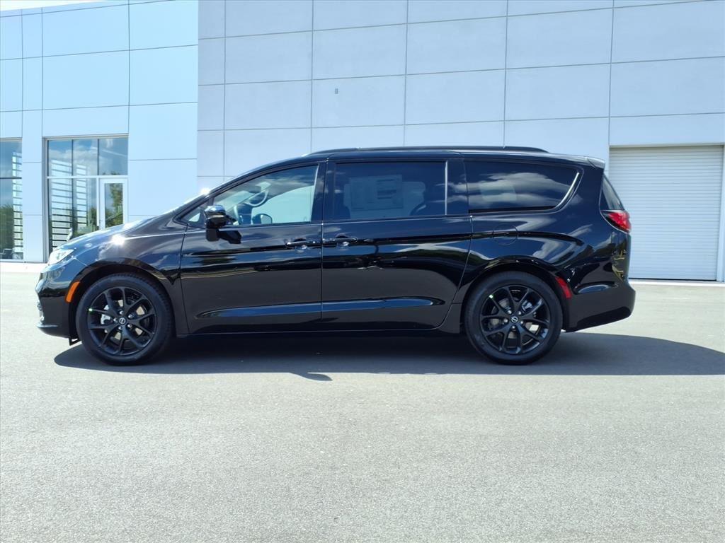 new 2026 Chrysler Pacifica car, priced at $47,065