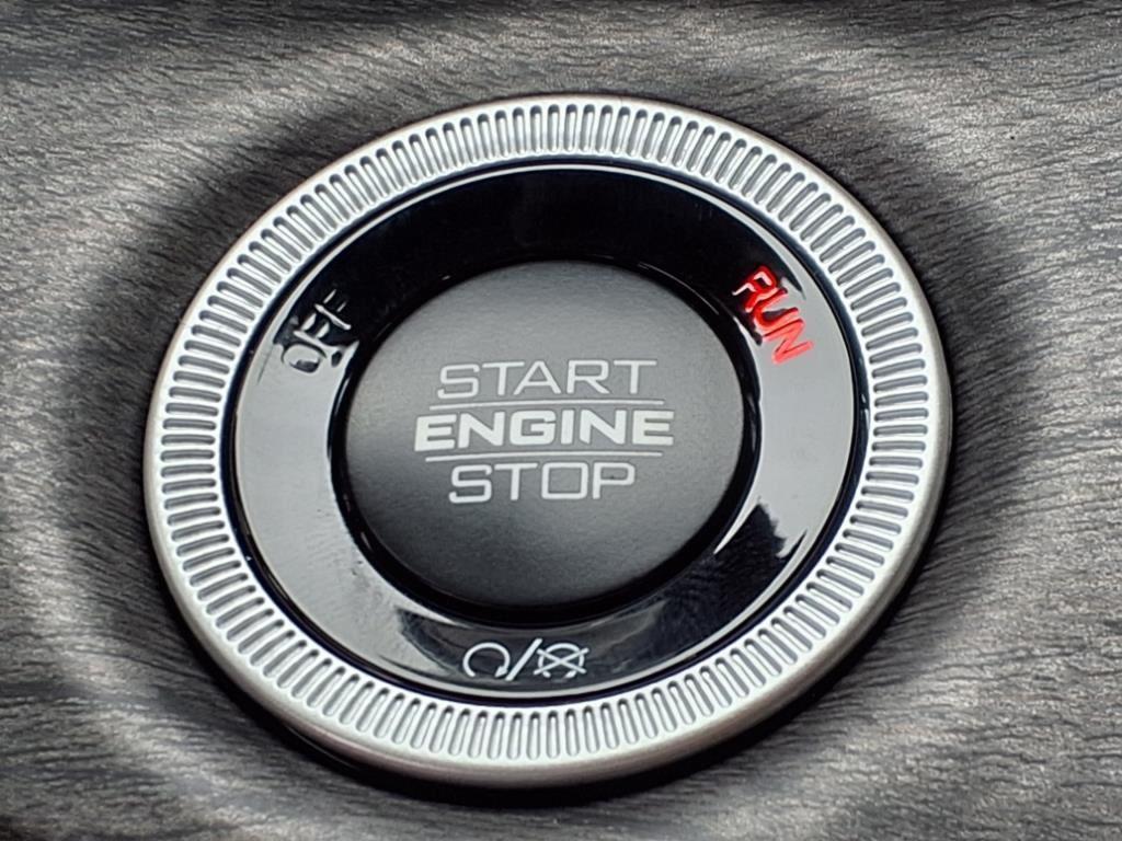 new 2025 Jeep Grand Cherokee car, priced at $41,180