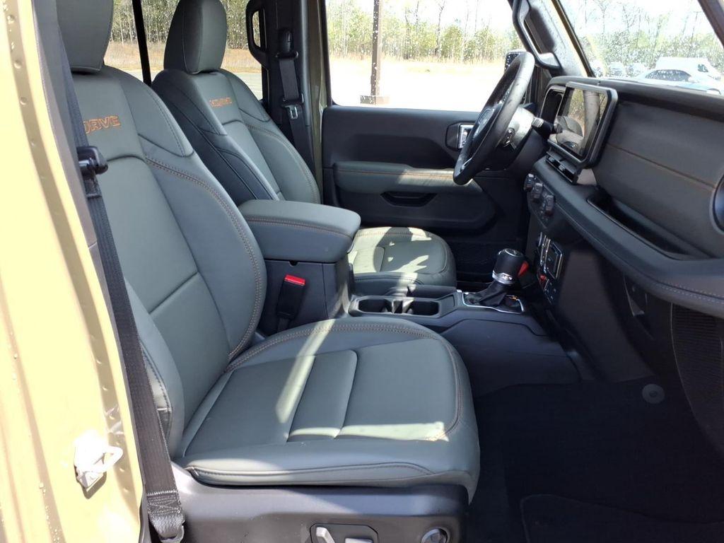 new 2026 Jeep Gladiator car, priced at $62,505