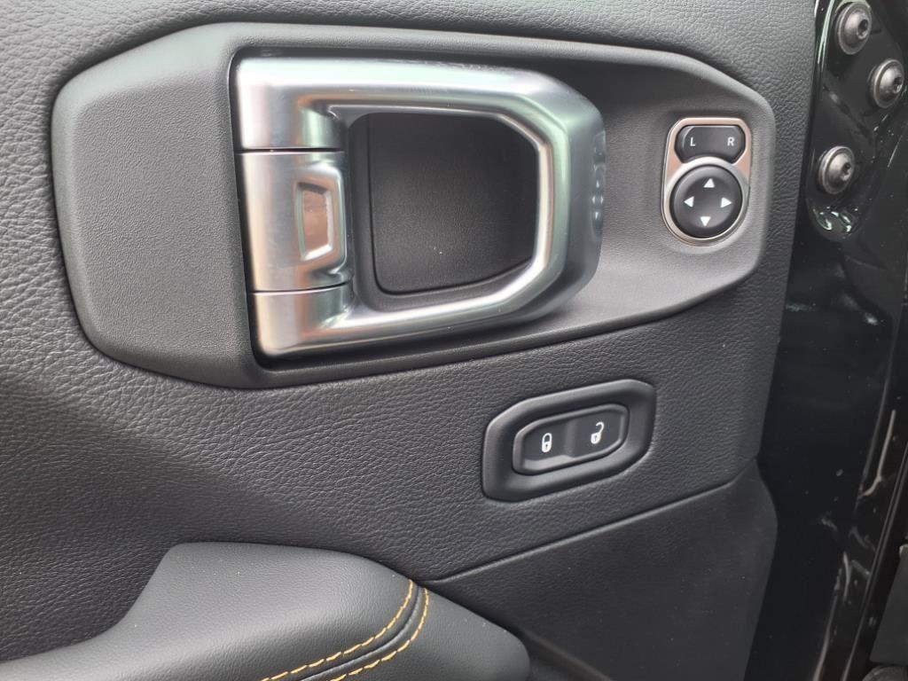 new 2025 Jeep Wrangler car, priced at $59,135