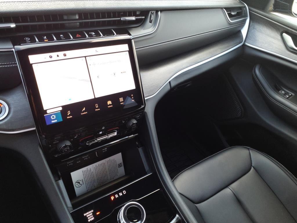 new 2024 Jeep Grand Cherokee L car, priced at $44,998