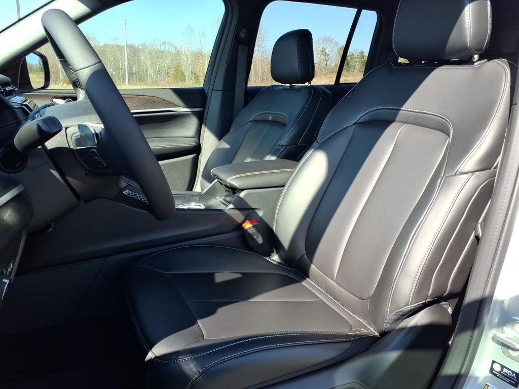 new 2025 Jeep Grand Cherokee car, priced at $44,980