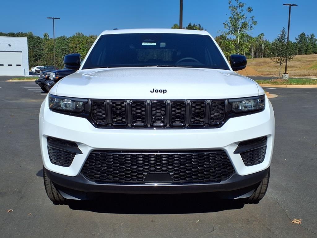 new 2024 Jeep Grand Cherokee car, priced at $46,580