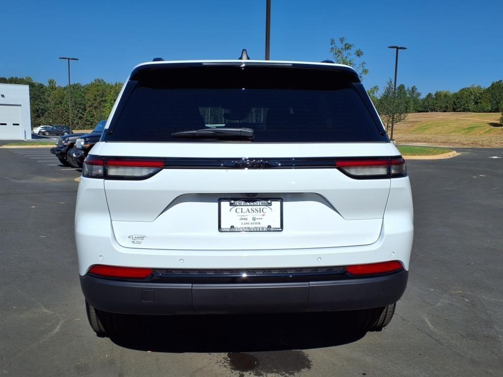 new 2024 Jeep Grand Cherokee car, priced at $46,580