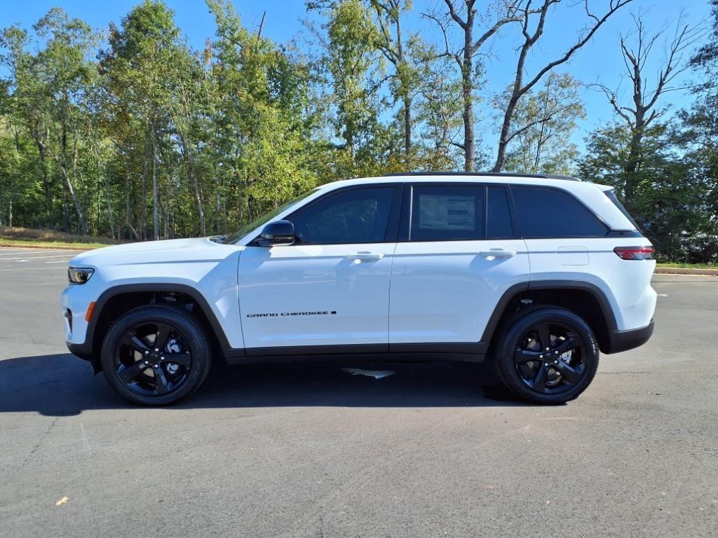 new 2024 Jeep Grand Cherokee car, priced at $46,580