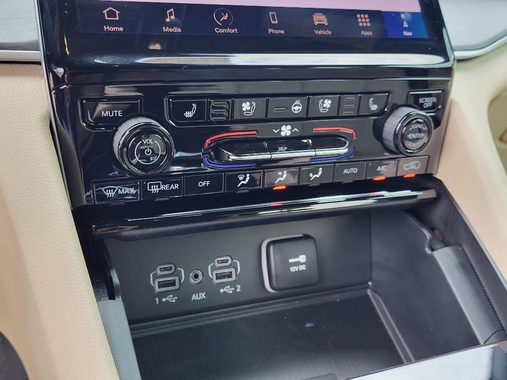 new 2024 Jeep Grand Cherokee car, priced at $57,765