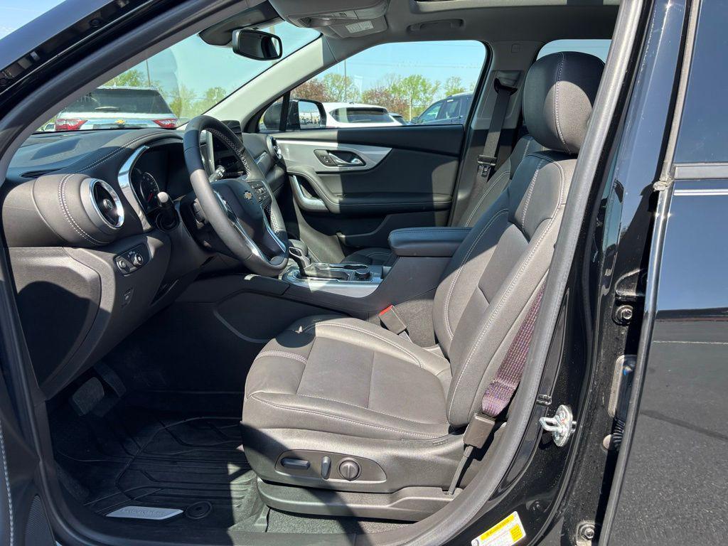 used 2024 Chevrolet Blazer car, priced at $32,136