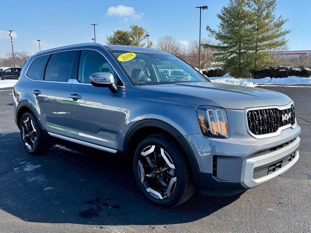 used 2024 Kia Telluride car, priced at $32,523