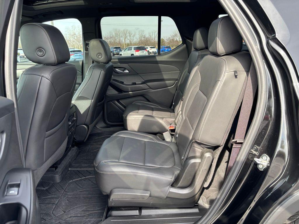 used 2023 Chevrolet Traverse car, priced at $31,241