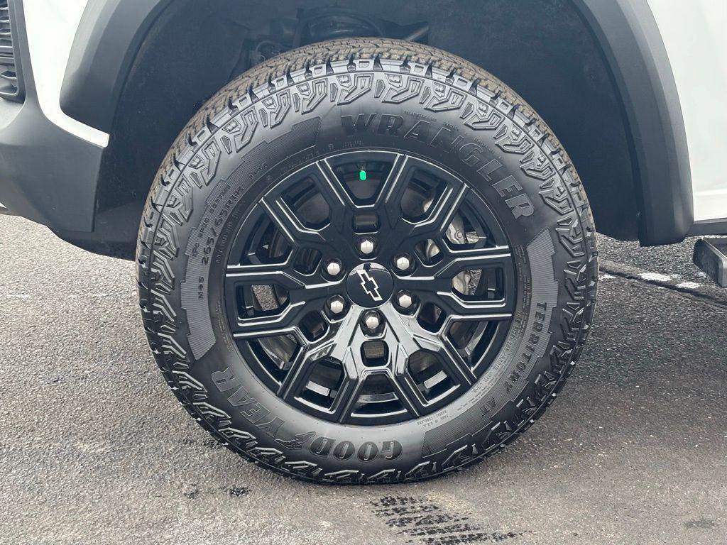 used 2024 Chevrolet Colorado car, priced at $35,396