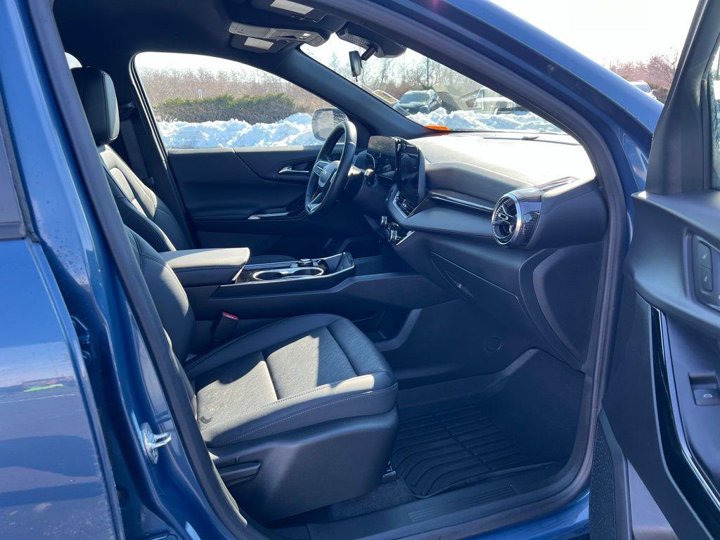 used 2026 Chevrolet Equinox car, priced at $28,820