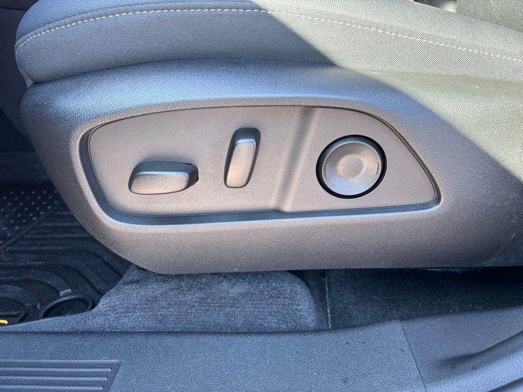 used 2026 Chevrolet Equinox car, priced at $28,286