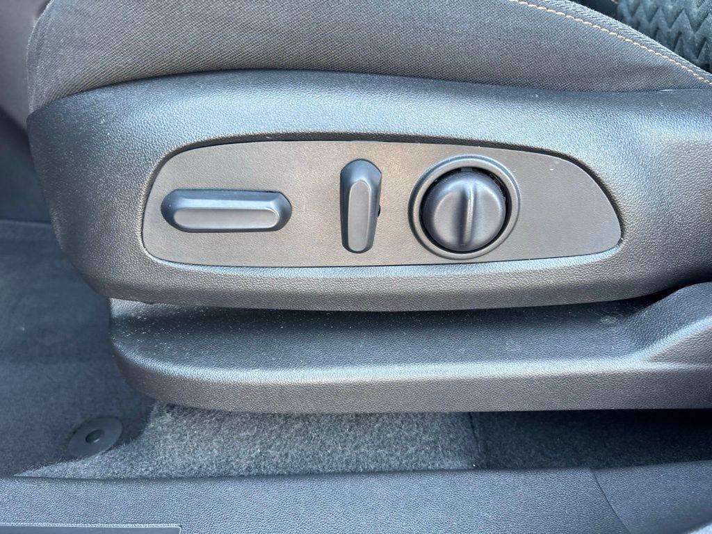 used 2022 Chevrolet Equinox car, priced at $19,286