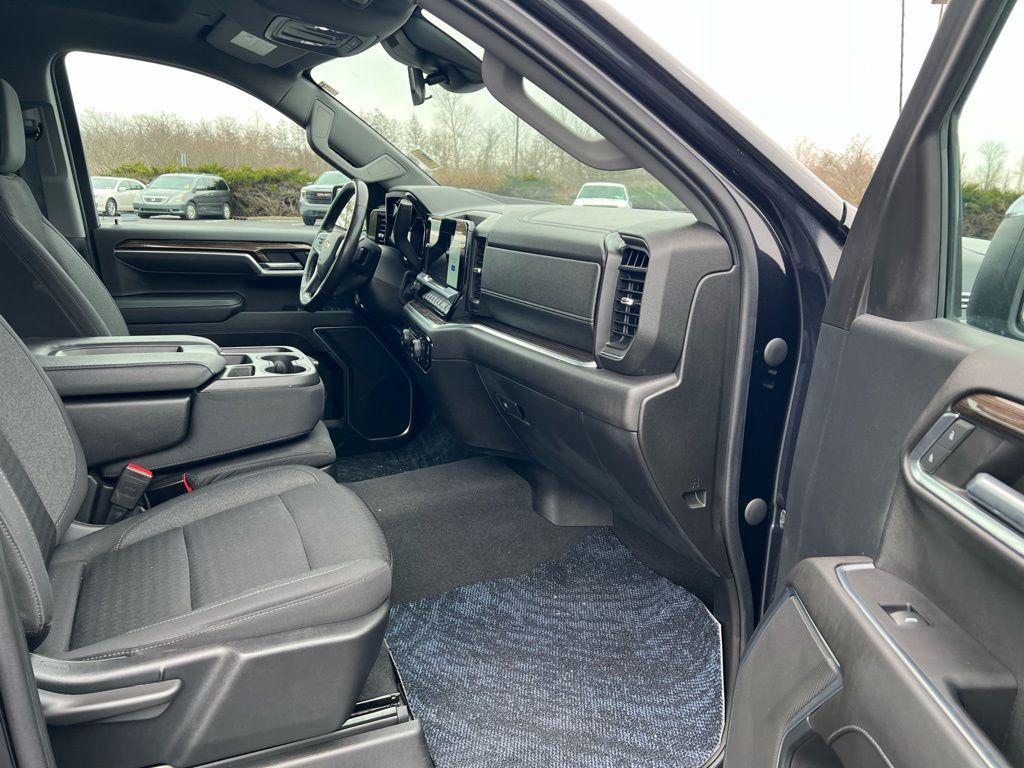 used 2022 Chevrolet Silverado 1500 car, priced at $32,541