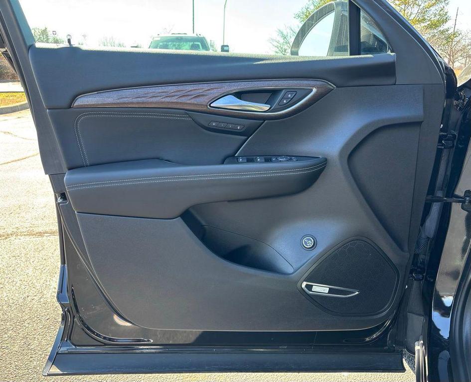 used 2023 Buick Envision car, priced at $33,101