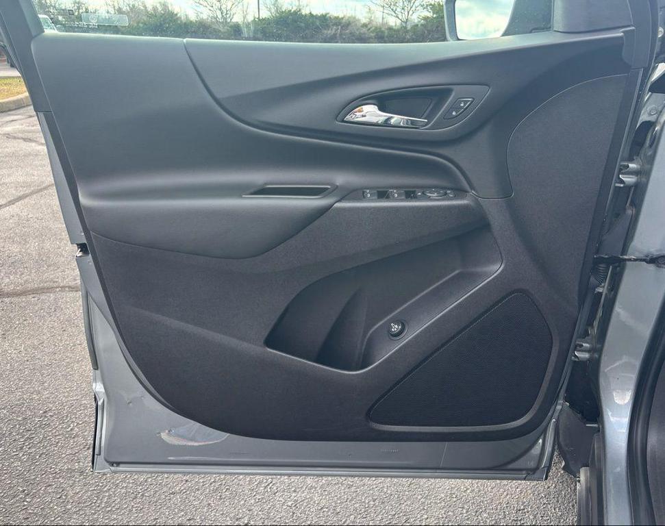 used 2024 Chevrolet Equinox car, priced at $21,899