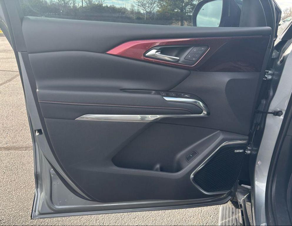 used 2024 Chevrolet Traverse car, priced at $45,269