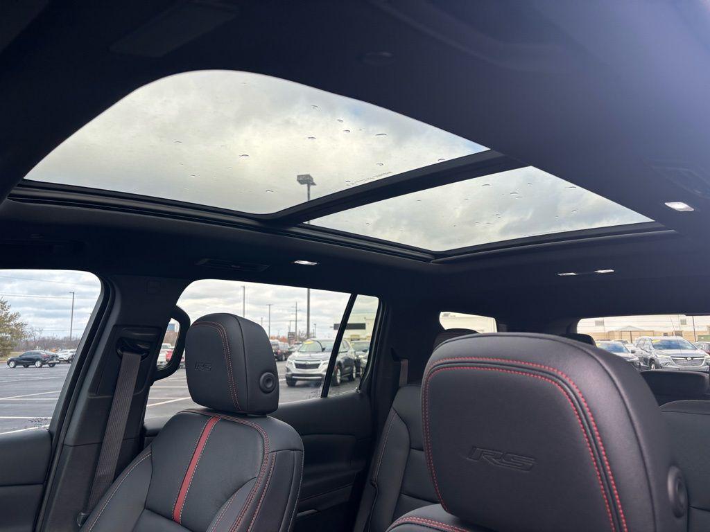 used 2024 Chevrolet Traverse car, priced at $45,269