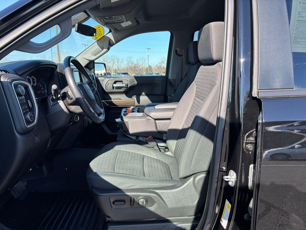 used 2021 Chevrolet Silverado 1500 car, priced at $35,921