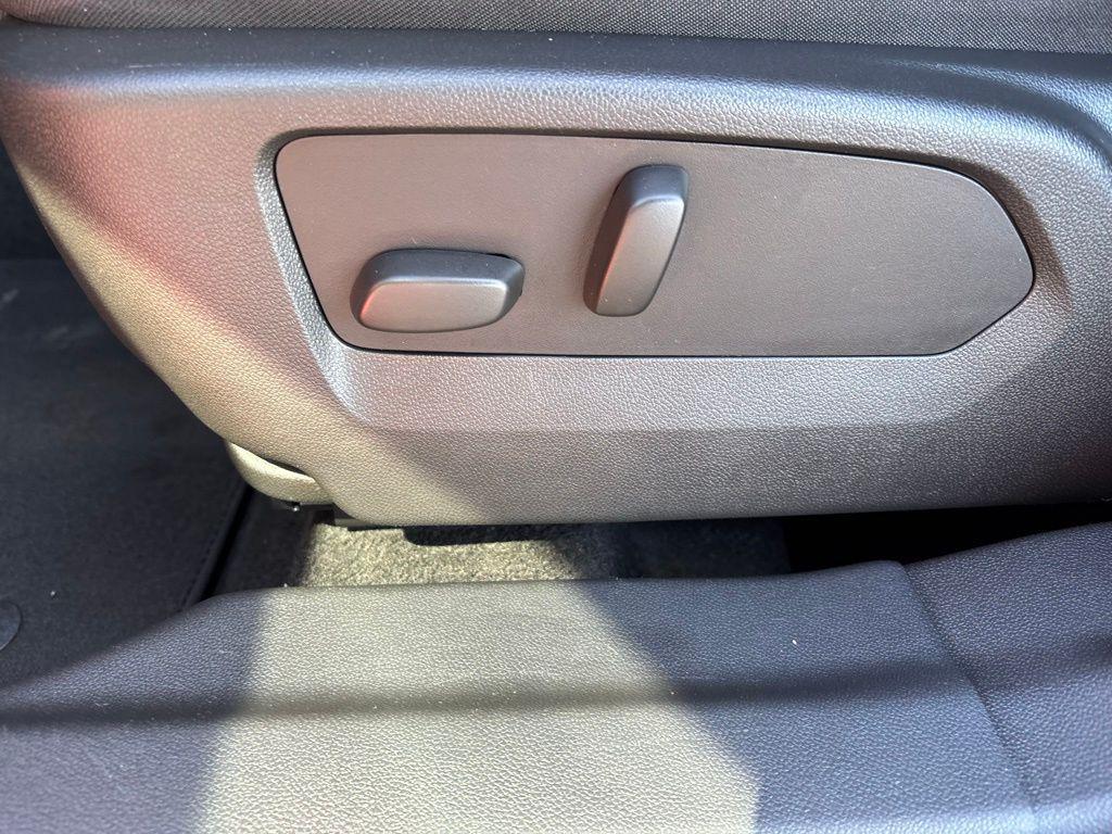 used 2023 Buick Envision car, priced at $24,560