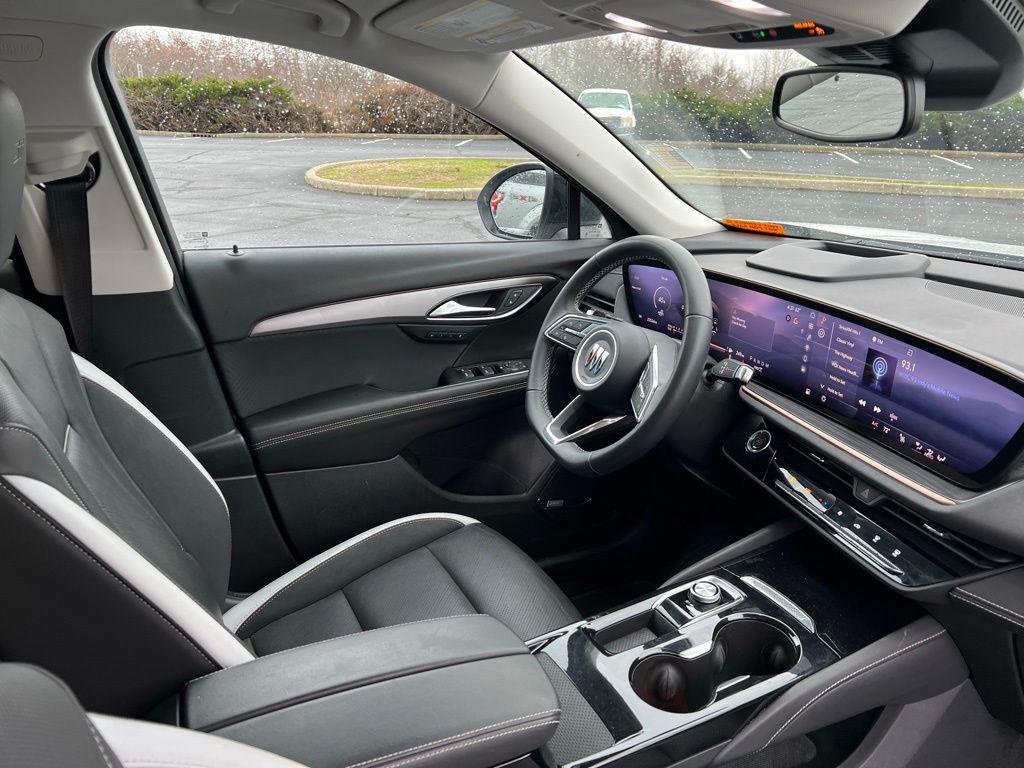 used 2025 Buick Envision car, priced at $29,982