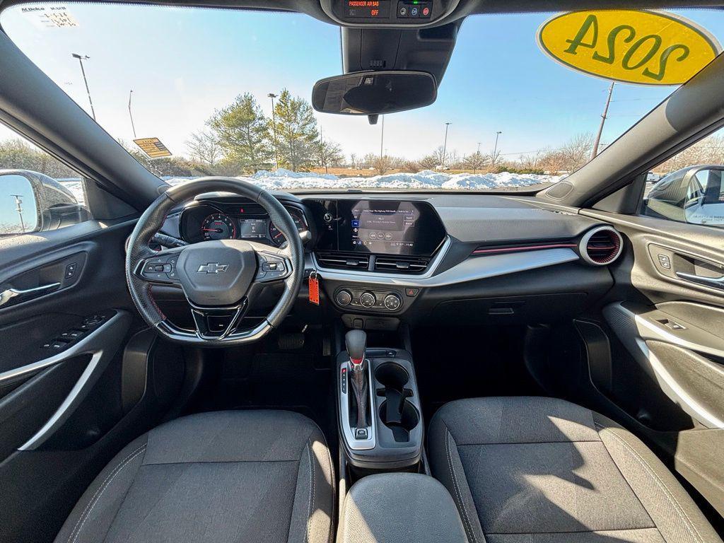 used 2024 Chevrolet Trax car, priced at $20,992