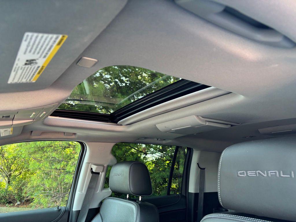 used 2020 GMC Yukon XL car, priced at $33,963