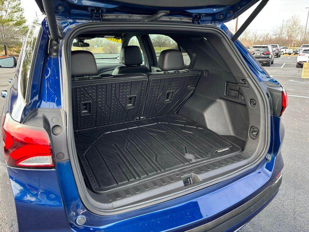 used 2023 Chevrolet Equinox car, priced at $25,053